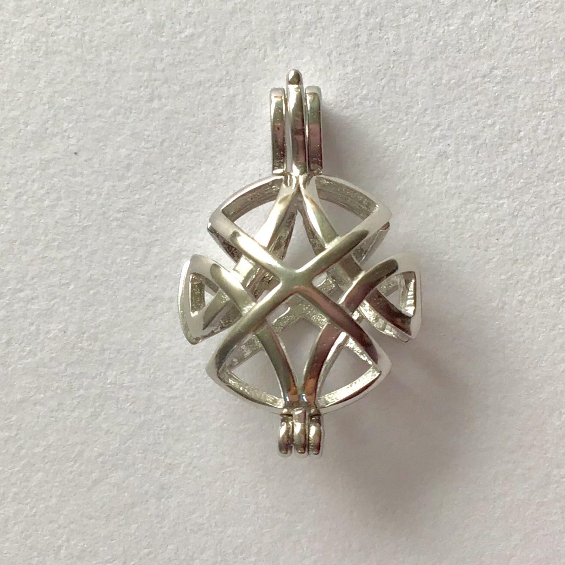 SS Celtic Knot | Pearls Within